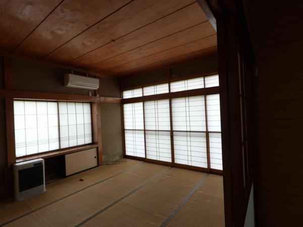 鶴岡市板井川　中古住宅【現状渡し】【手数料無料】 リビング以外の居室 