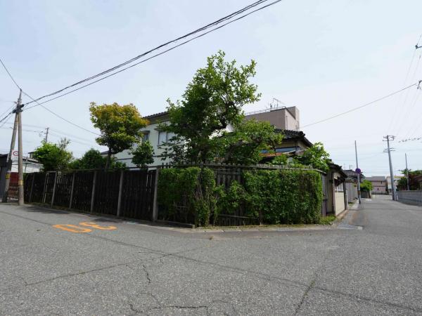 酒田市住吉町　売土地【更地渡し】 前面道路含む現地写真 