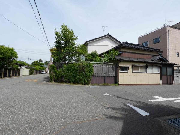 酒田市住吉町　売土地【更地渡し】 前面道路含む現地写真 