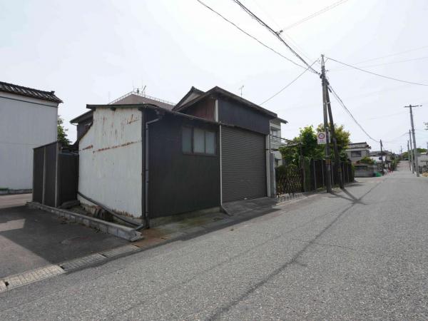 酒田市住吉町　売土地【更地渡し】 前面道路含む現地写真 