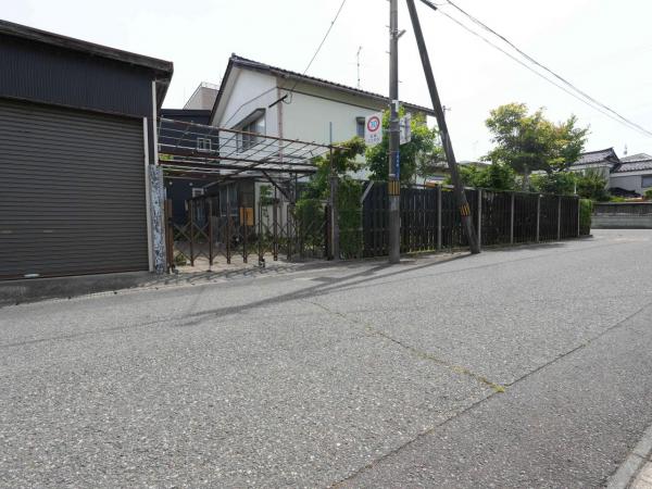酒田市住吉町　売土地【更地渡し】 前面道路含む現地写真 