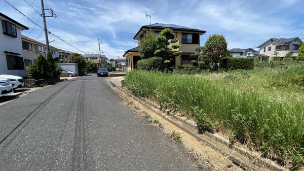 銚子市豊里台1丁目　土地 前面道路含む現地写真 