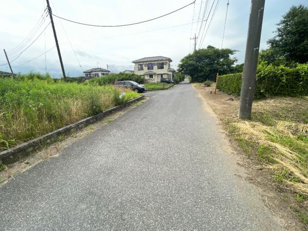 山武市松尾町高富　土地 前面道路含む現地写真 