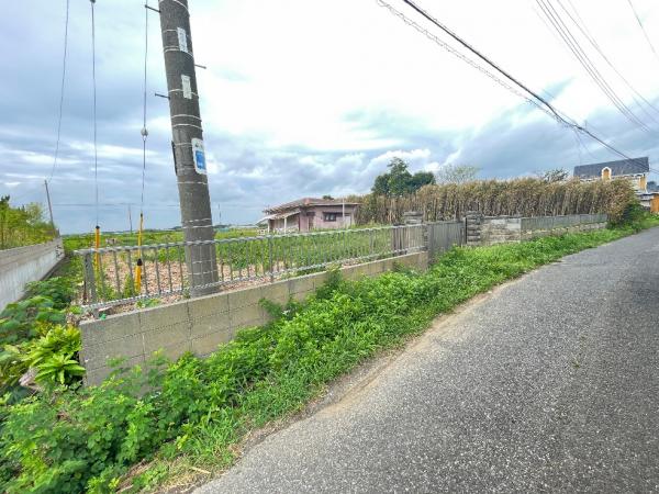 旭市神宮寺　土地 前面道路含む現地写真 