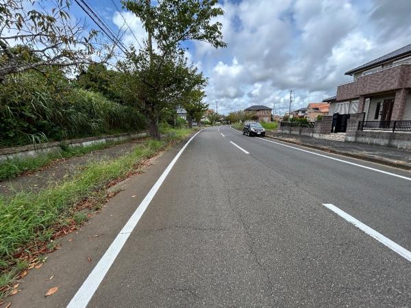 銚子市豊里台2丁目　土地 前面道路含む現地写真 