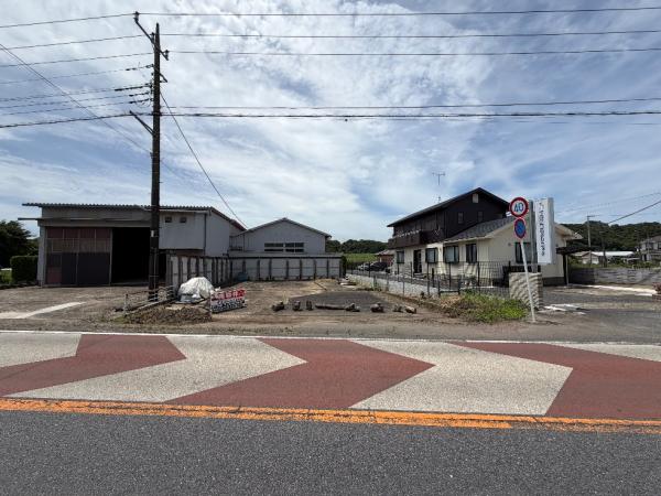 香取郡東庄町新宿　土地 前面道路含む現地写真 