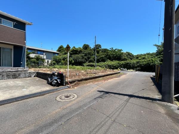 銚子市豊里台3丁目　土地 前面道路含む現地写真 