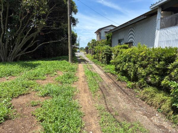 旭市東足洗　土地 前面道路含む現地写真 