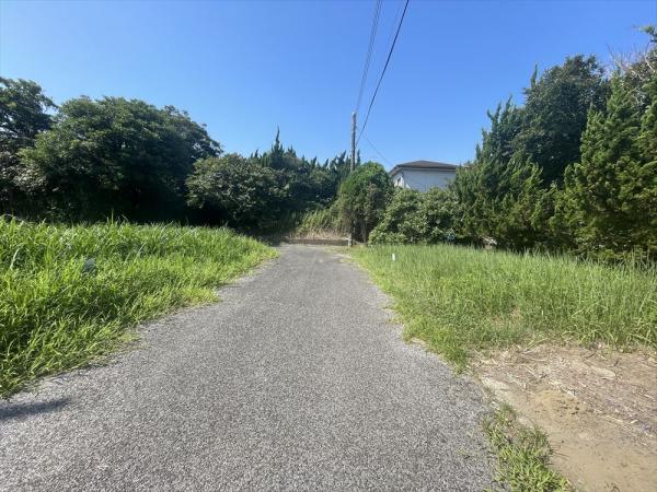 山武郡横芝光町屋形　土地 前面道路含む現地写真 