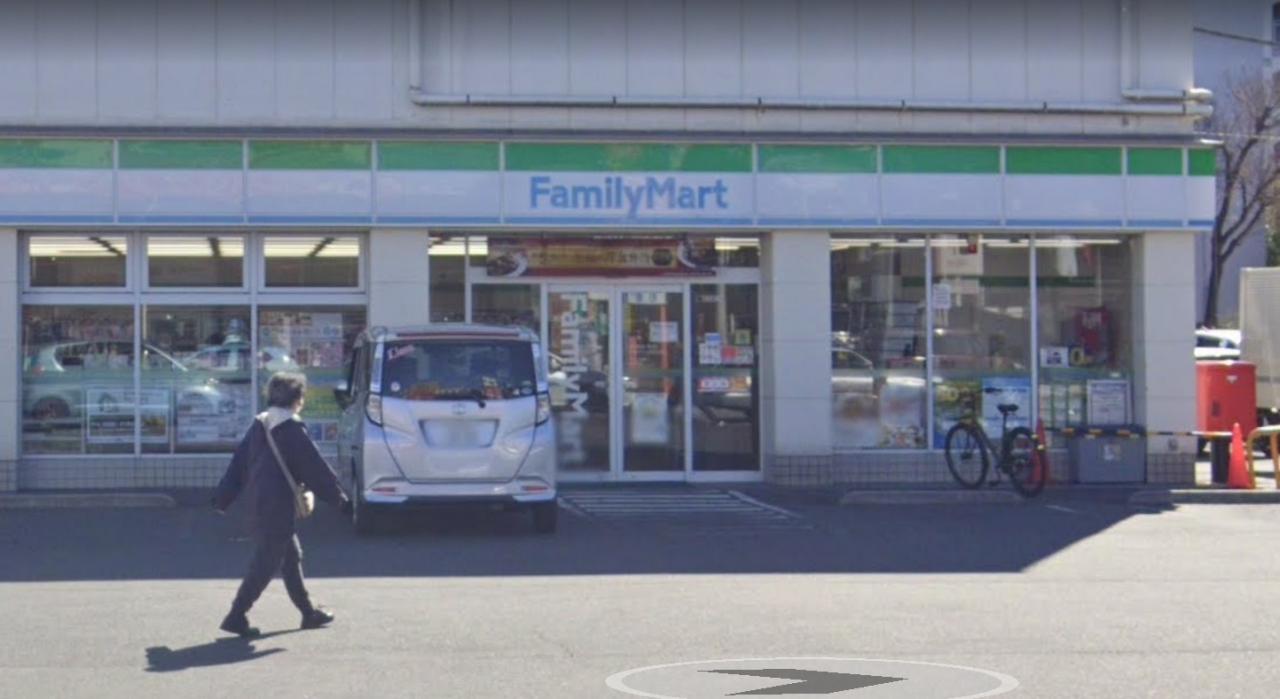 ファミリーマート 入間グリーンヒル店