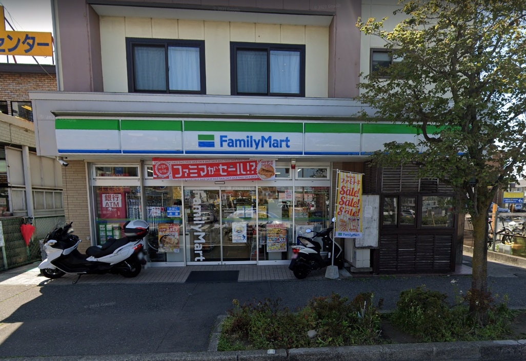 ファミリーマート 東所沢駅南店
