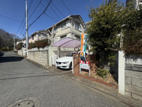 鳩山町鳩ケ丘5丁目 前面道路含む現地写真 