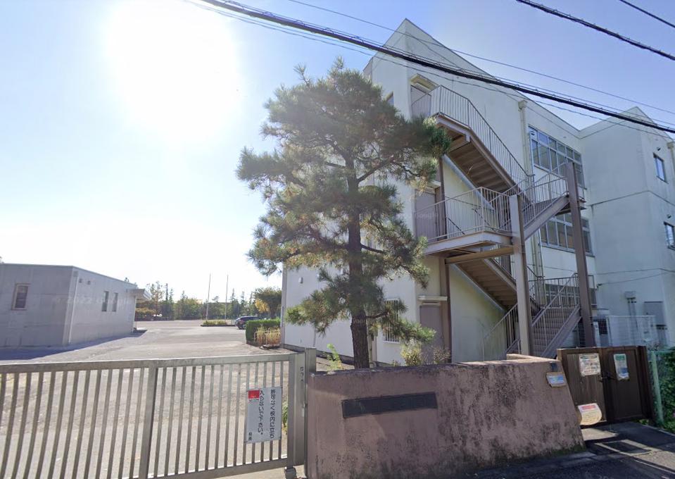 鳩山町立鳩山小学校