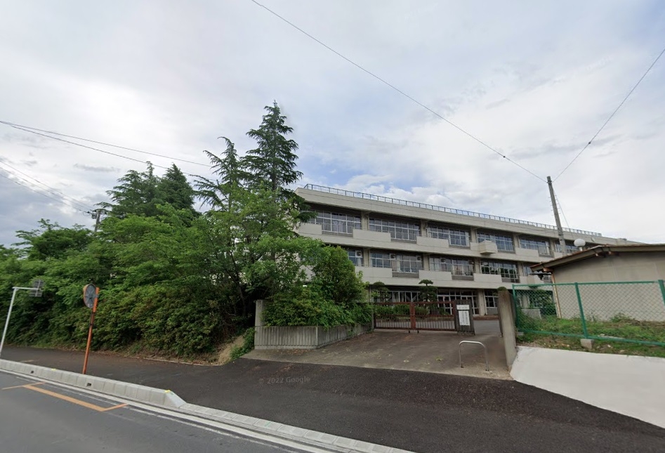 鳩山町立鳩山中学校
