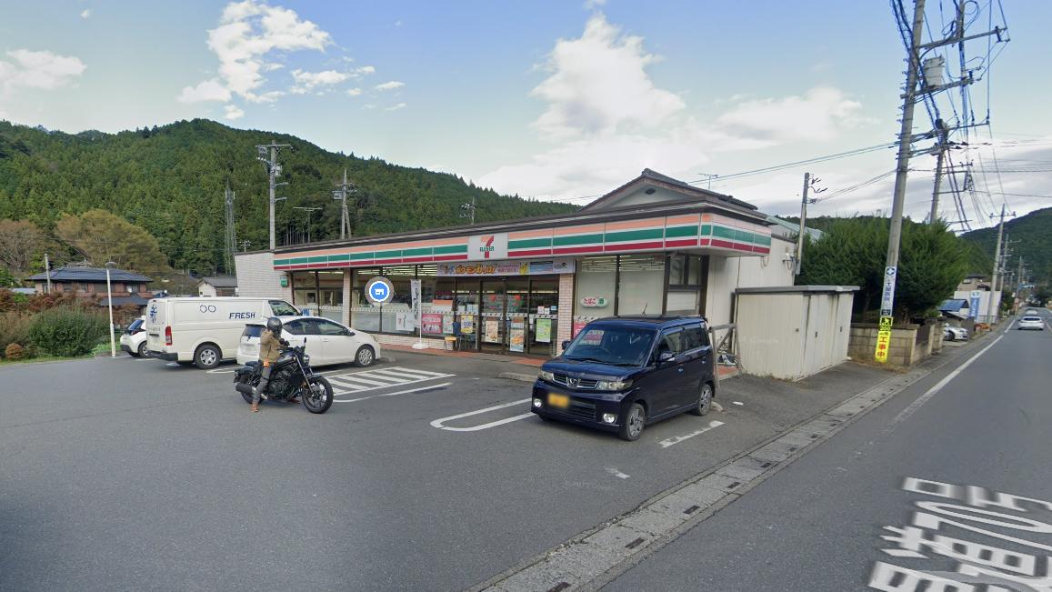 セブン-イレブン 飯能原市場店