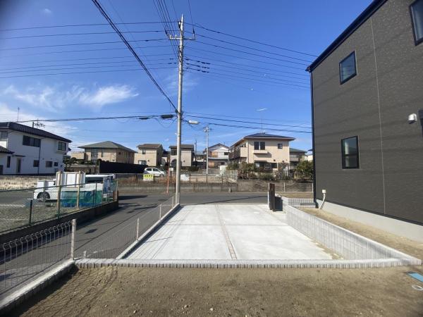 千葉県茂原市高師　築浅中古戸建住宅 駐車場 