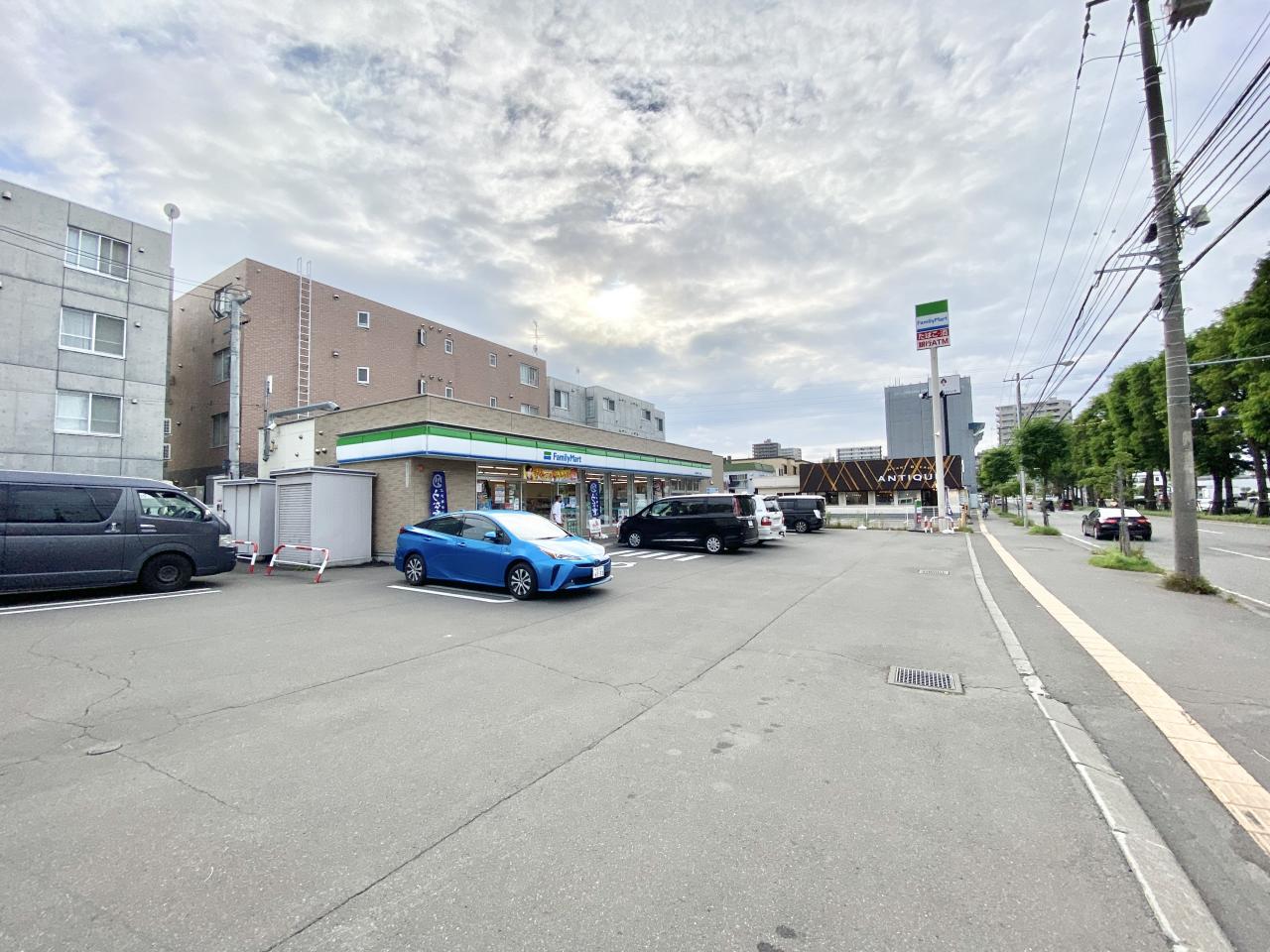 ファミリーマート 札幌南郷１５丁目店