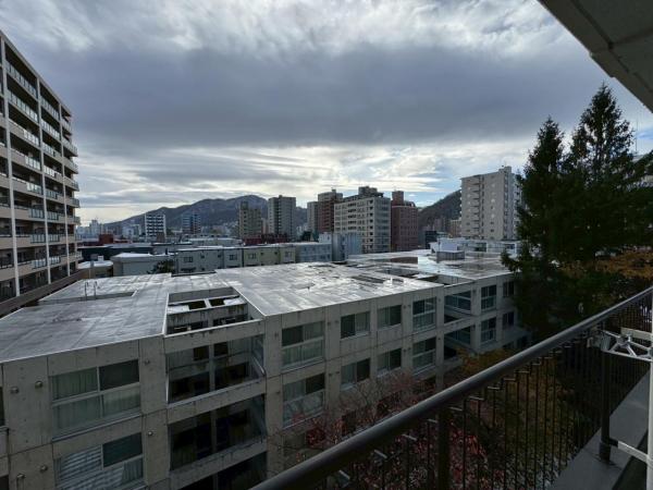 中古マンション 札幌市中央区南四条西１８丁目 札幌市東西線西１８丁目駅 2,390万円