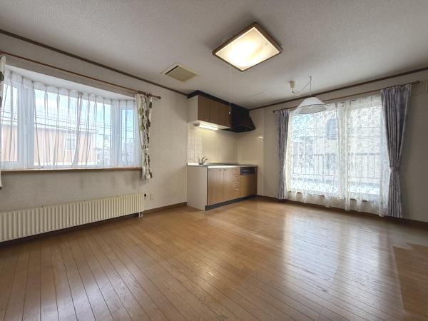 月寒東1条2丁目　戸建 リビングダイニング