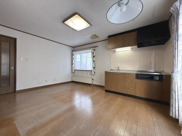 月寒東1条2丁目　戸建 リビングダイニング