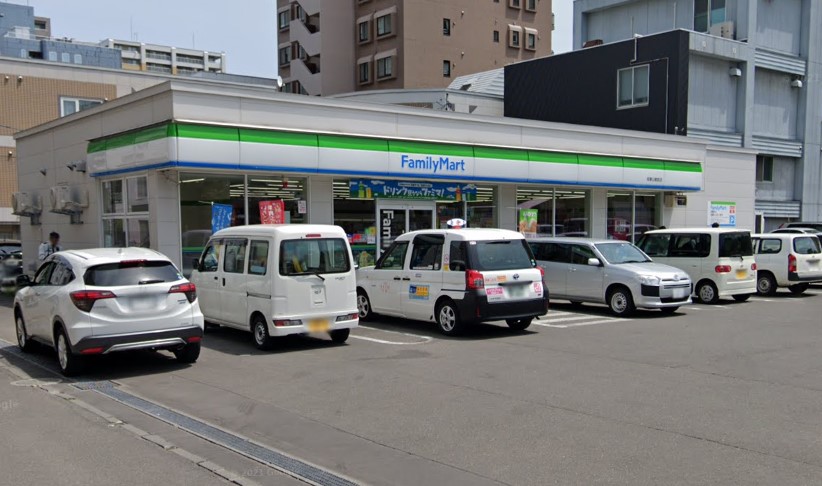 ファミリーマート 知事公館前店
