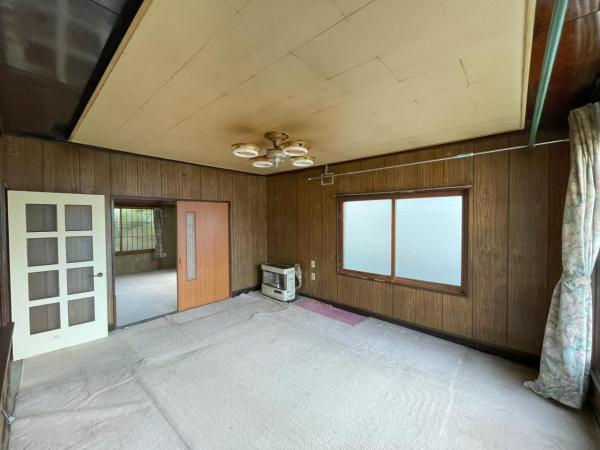 愛国東3丁目　中古住宅 リビング 