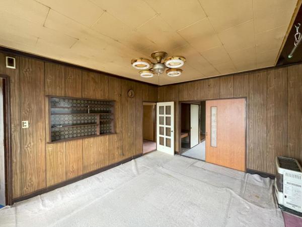 愛国東3丁目　中古住宅 リビング 