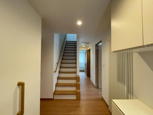 鶴野東4丁目　中古住宅 玄関 