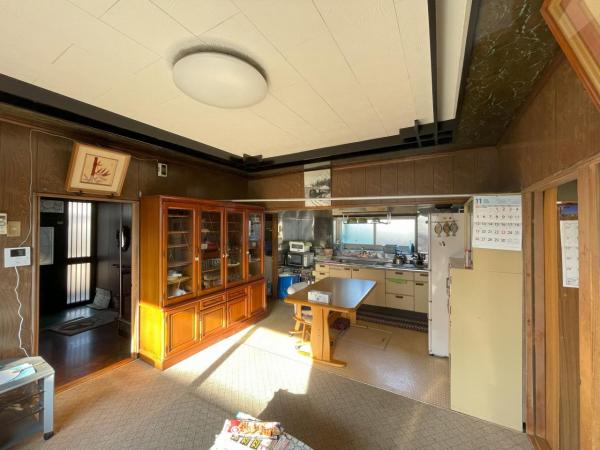 武佐1丁目　売家 リビングダイニング