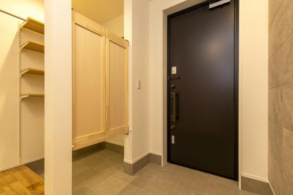 『ゆとりを生む理想の平屋。』昭和北モデル 玄関 