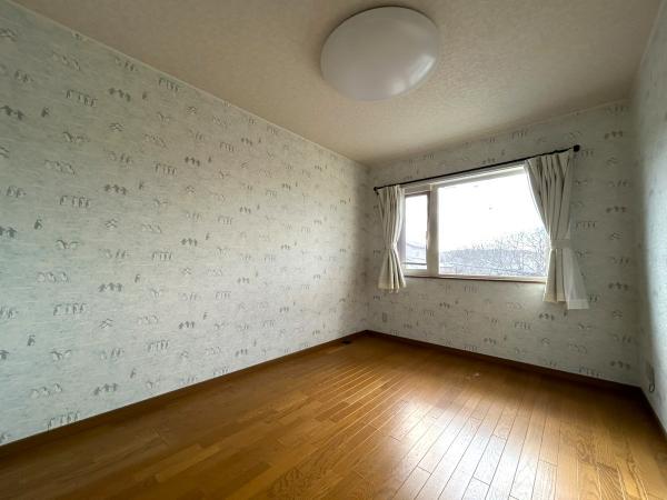 『釧路の空と阿寒の山。ここにしかない眺望。』柏東3丁目売家 リビング以外の居室 