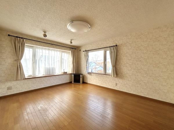 『釧路の空と阿寒の山。ここにしかない眺望。』柏東3丁目売家 リビング 