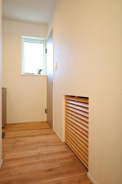 『全館空調で快適な住まい』新川モデル 玄関 