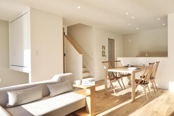 『全館空調で快適な住まい』新川モデル リビングダイニング