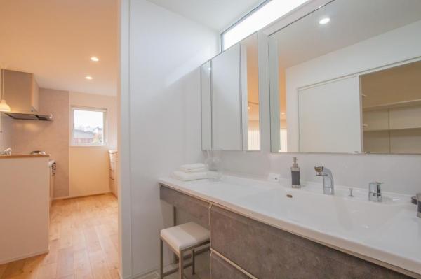 【商談中】『ちょっと大人の木の家。』根室市Qの家モデル 洗面台・洗面所 