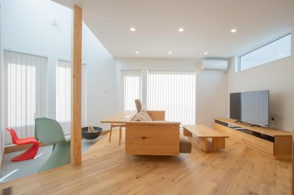 【商談中】『ちょっと大人の木の家。』根室市Qの家モデル リビングダイニング