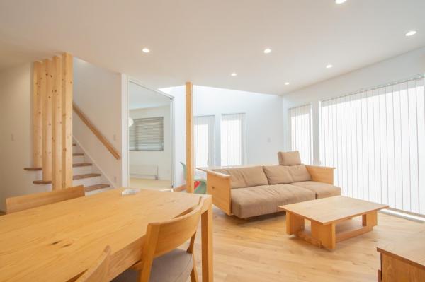 【商談中】『ちょっと大人の木の家。』根室市Qの家モデル リビングダイニング