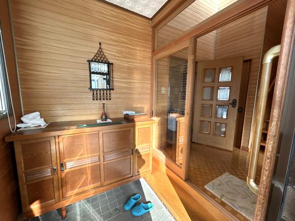 『家族の距離がちょうどいい。』美原5丁目売家 玄関 