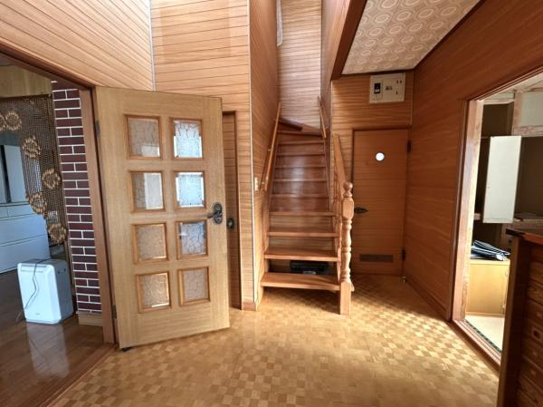 『家族の距離がちょうどいい。』美原5丁目売家 玄関 