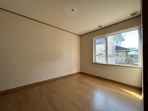 【商談中】『整えられた住まいで、暮らしをはじめる。』文苑4丁目売家 洋室