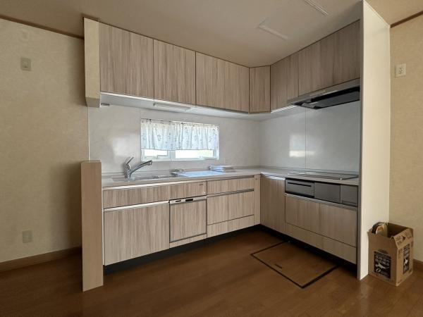 【商談中】『整えられた住まいで、暮らしをはじめる。』文苑4丁目売家 キッチン 