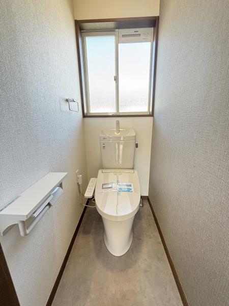 龍ケ崎市長山4丁目　戸建 トイレ 
