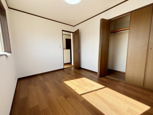 龍ケ崎市長山4丁目　戸建 洋室