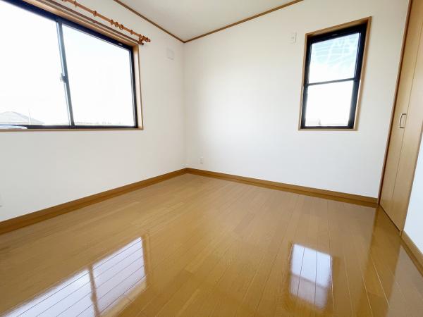 龍ケ崎市川原代町　戸建・事務所 洋室