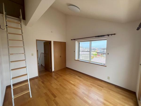 八戸市大久保字坂ノ脇 洋室