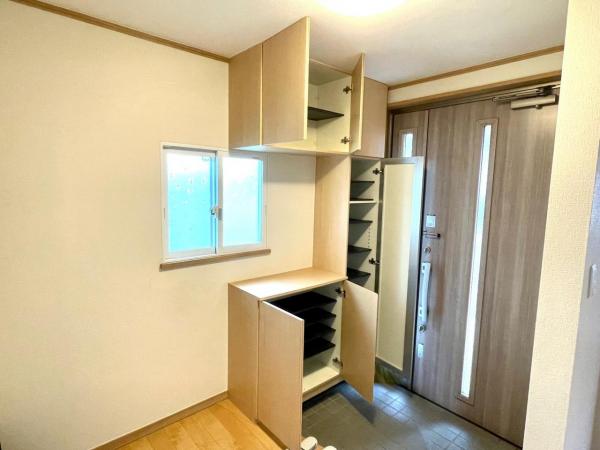 八戸市類家４丁目 玄関 