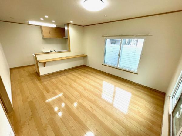 八戸市類家４丁目 リビングダイニング