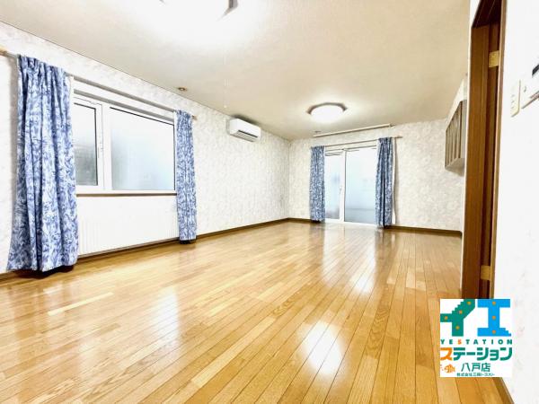 八戸市日計4丁目 リビングダイニング