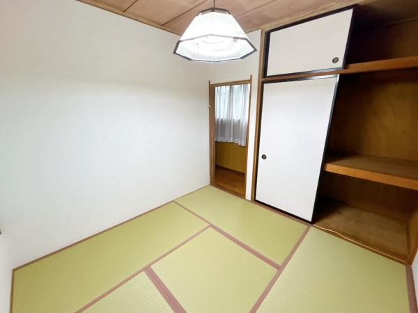 八戸市大字河原木字小田 洋室