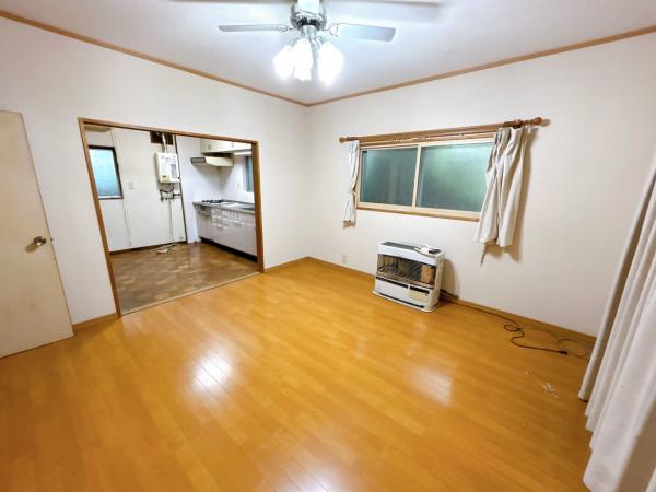 八戸市大字河原木字小田 リビングダイニング